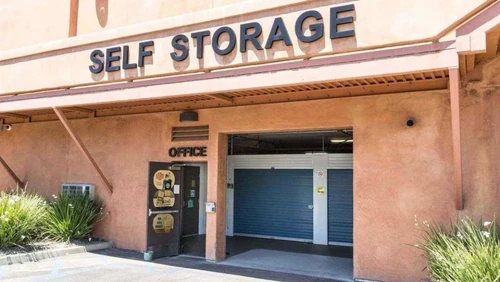 Citrus Plaza Self Storage storage facility exterior view