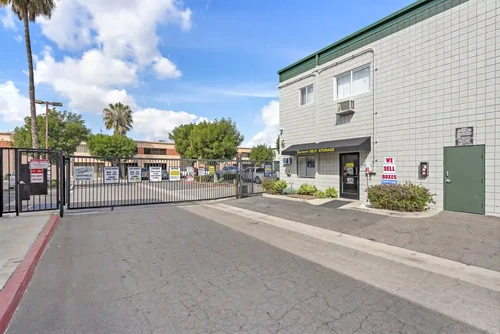 Townsend Self Storage storage facility exterior view