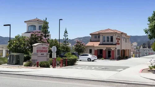 Jefferson Self Storage storage facility exterior view