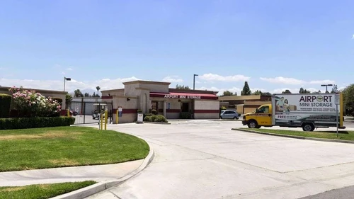 Airport Mini Storage storage facility exterior view